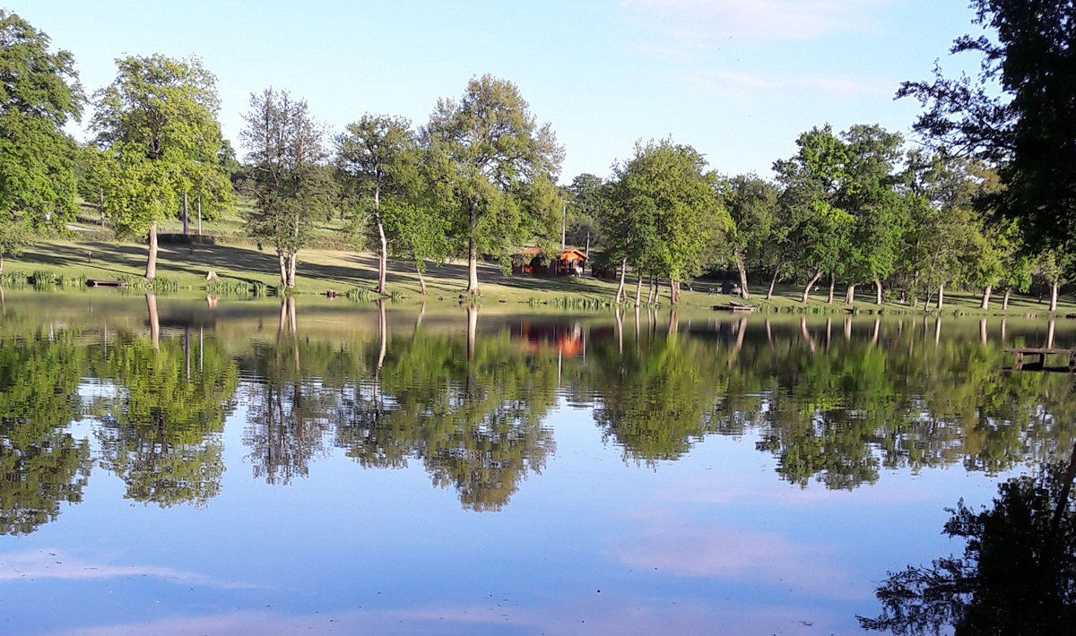 Camperplaats Etang Morlou Visvakantie Frankrijk Camperplaats Frankrijk 2