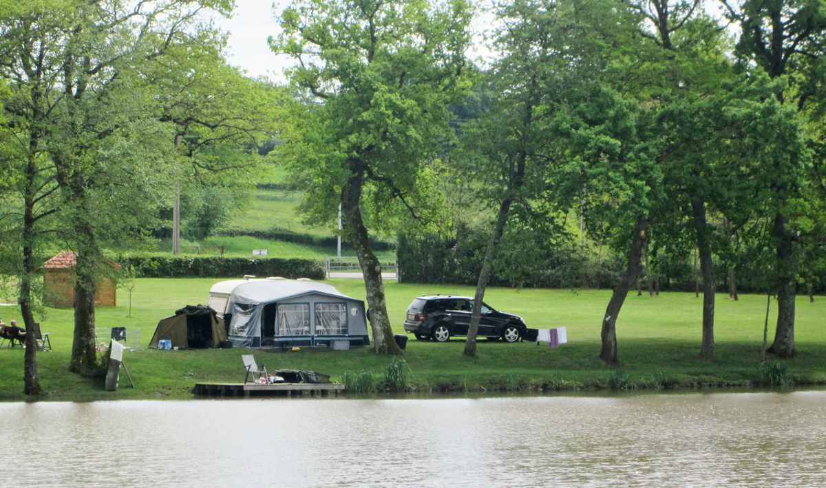 Camperplaats Etang Morlou Visvakantie Frankrijk Morlou Frankrijk Accommodatie