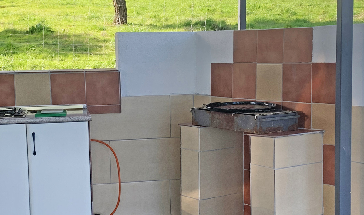 Caravana De La Pesca Orellana Caravana Spanje Visvakantie